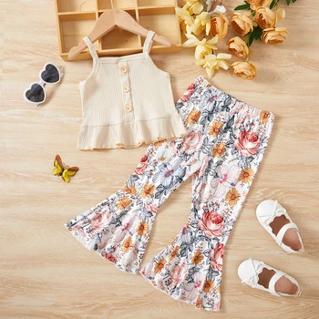  Летняя повседневная одежда для девочек 2024 года, милый однотонный топ на бретельках + расклешенные брюки с цветочным рисунком, комплекты из двух предметов, детская одежда