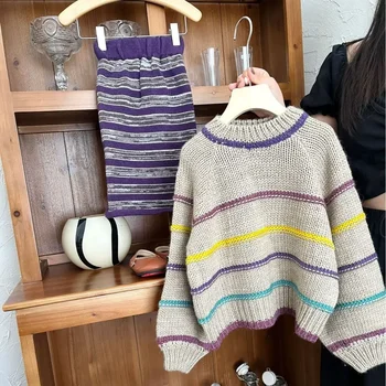 Осенняя одежда-двойка для маленьких девочек, вязаные свитера в серую полоску с длинными рукавами, фиолетовые юбки с завязками