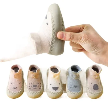  Модная брендовая обувь для детской кроватки для новорожденных мальчиков и девочек с резиновой подошвой, противоскользящая вязаная обувь с героями мультфильмов на 1 год
